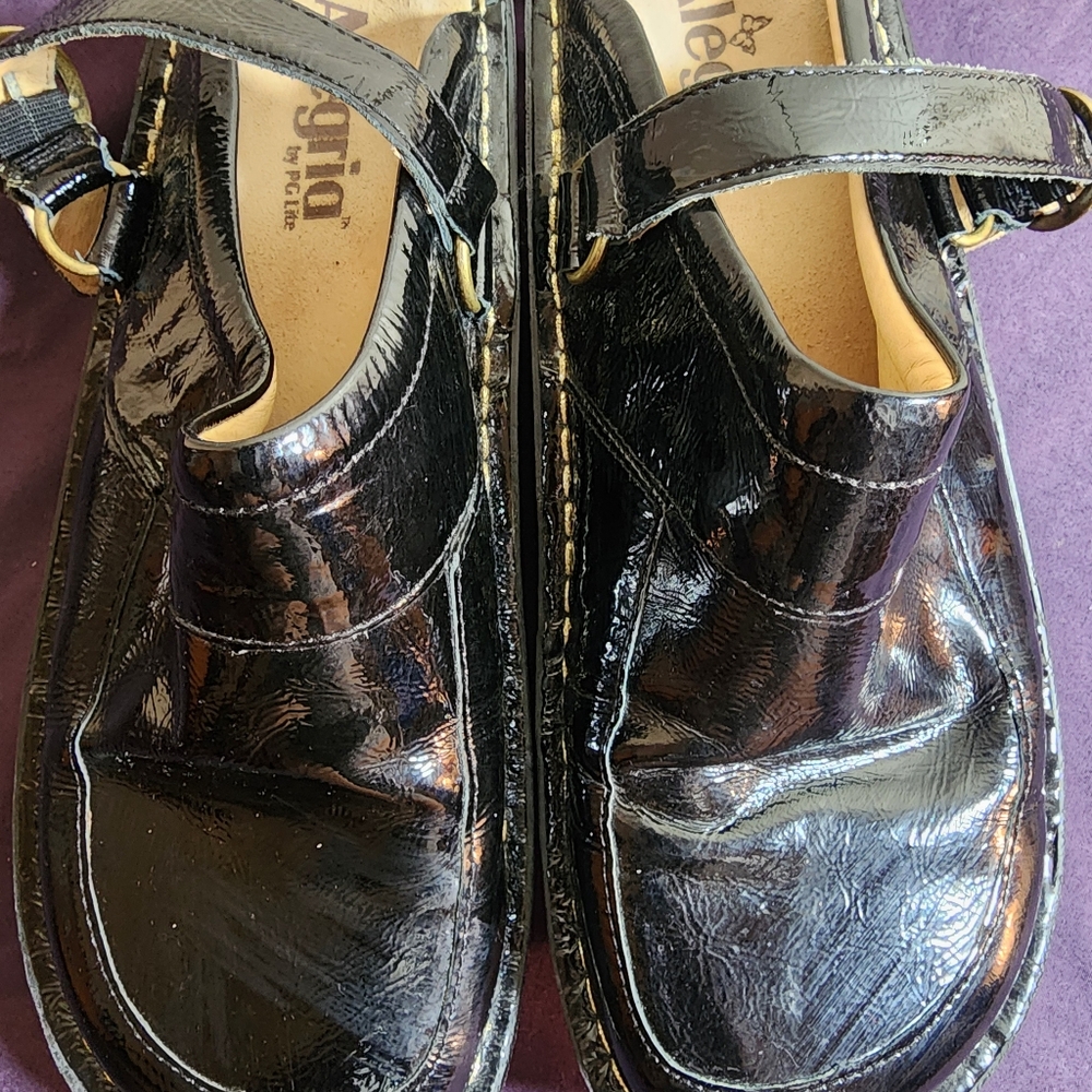 Alegria Black Patent leather clogs. Eur 40